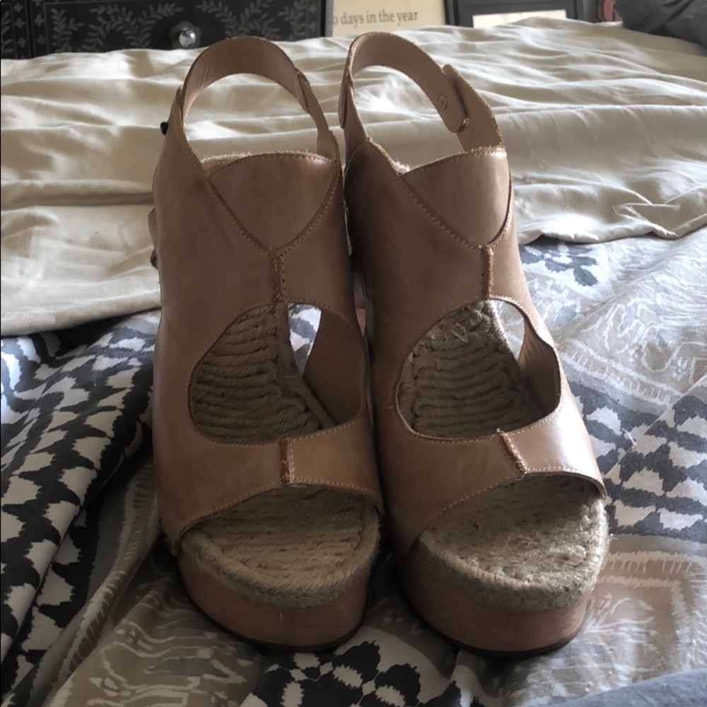 Max studio wedge sandals